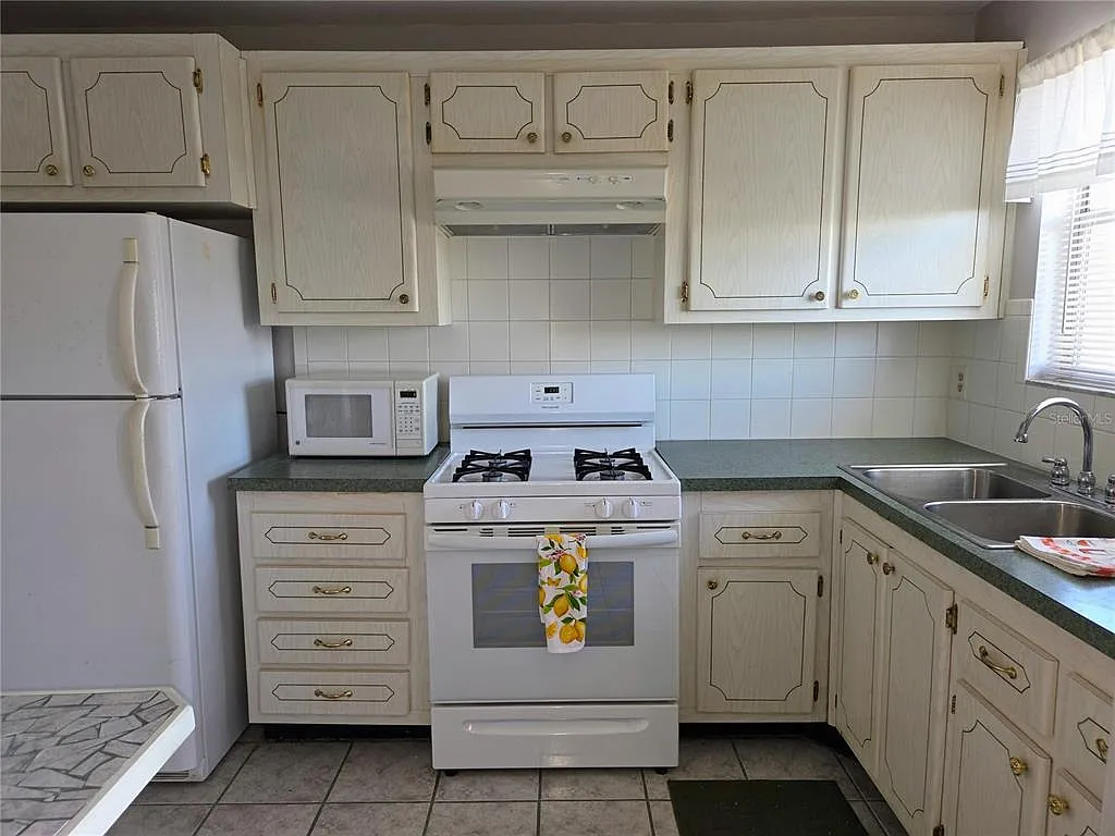 1 bed, 1.0 bath, 1060 sqft, $1,600 — Photo 4