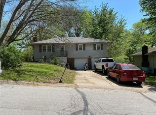 1900 SE Manor Pl, Blue Springs, MO 64014