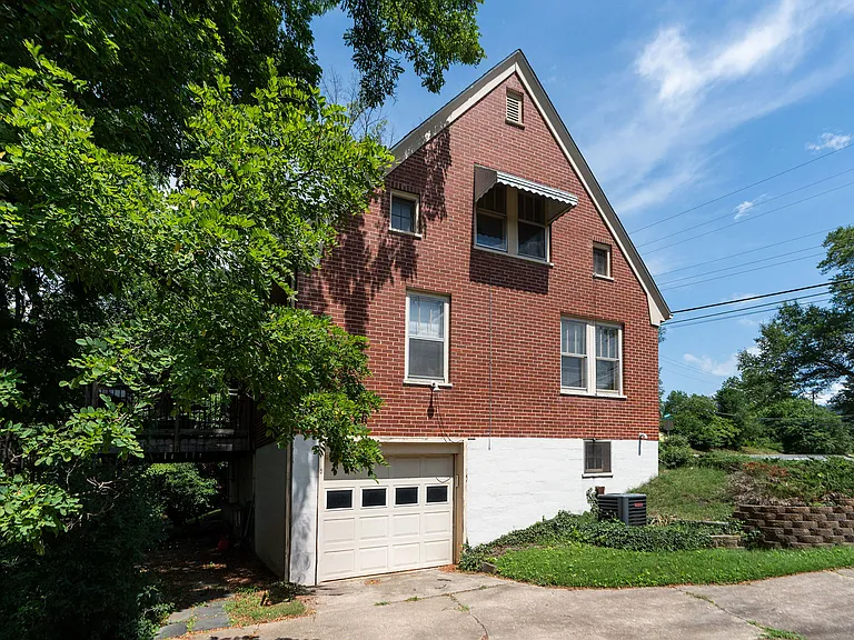 1001 Lyndhurst Rd — Photo 24