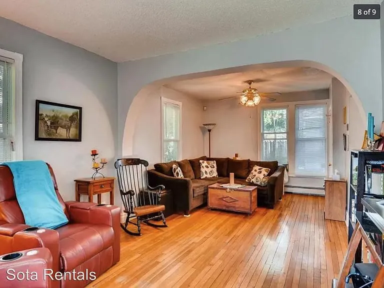 216 W 29th St — Photo 3