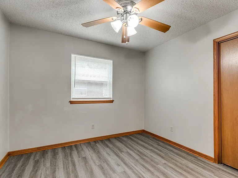 1639 Westbrooke Ter — Photo 15