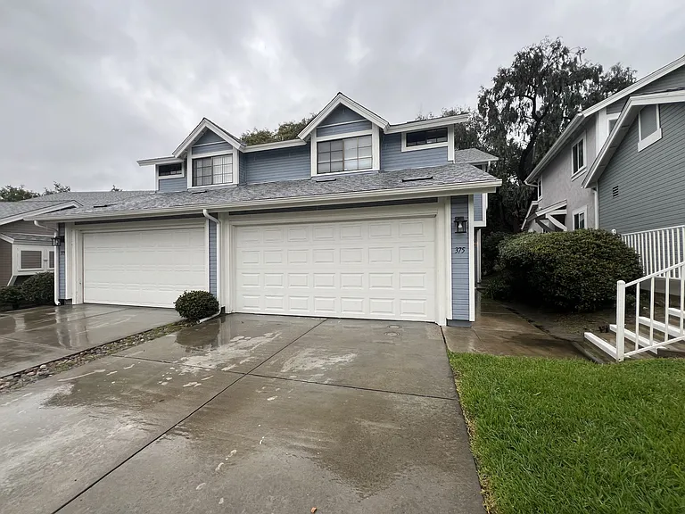 375 Windjammer Cir — Photo 2