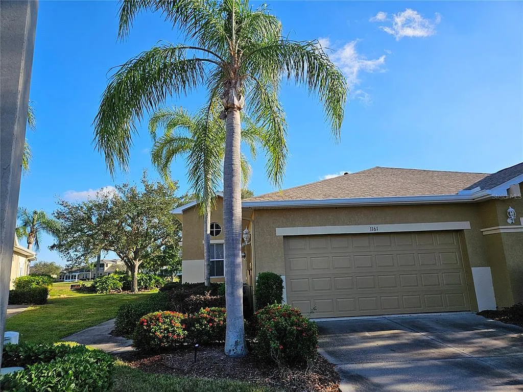 3 bed, 2.0 bath, 1292 sqft, $1,900 — Photo 3