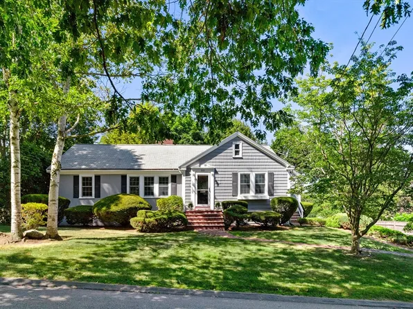112 Bertwell Rd, Lexington, MA 02420