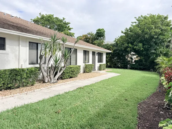 825 Dogwood Dr #B, Delray Beach, FL 33483