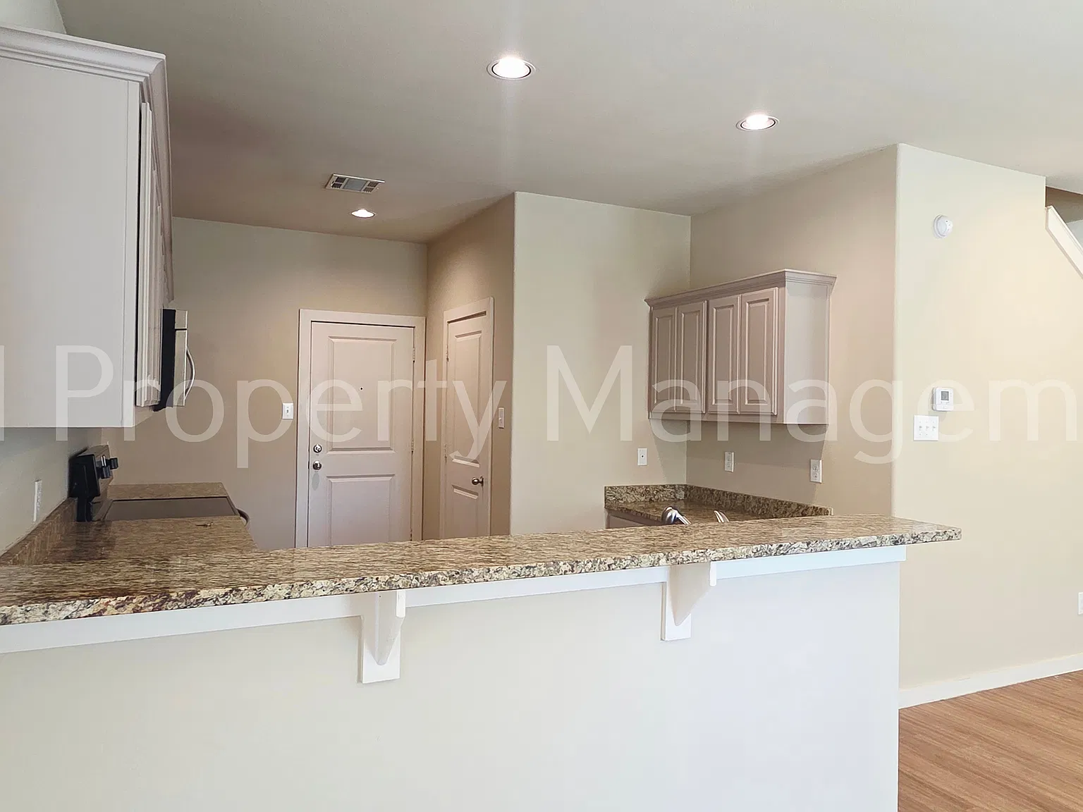 Beautifully updated home ready for move in — Photo 4