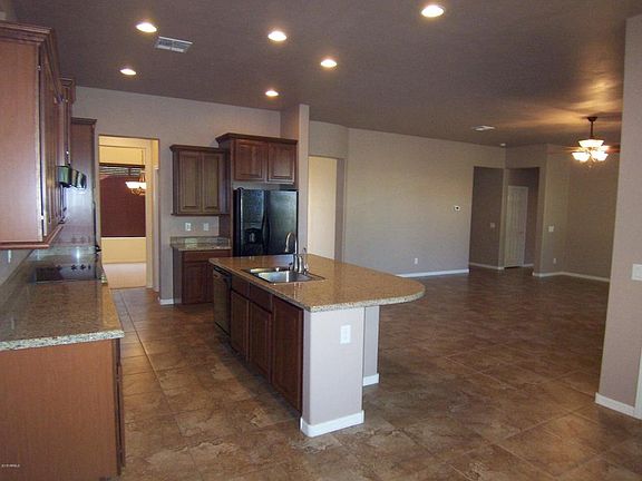 4th image of 42604 W Sandpiper Dr