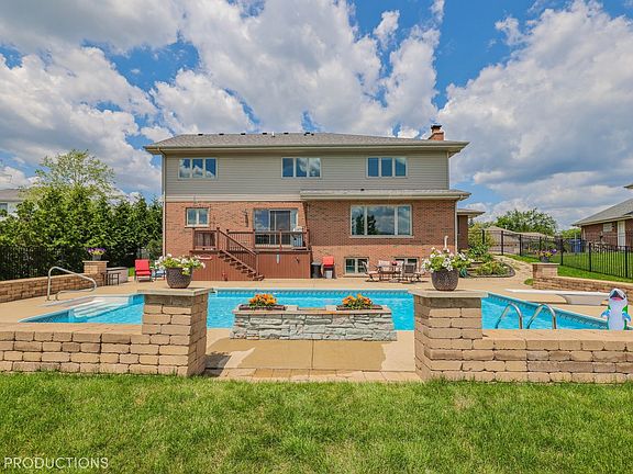 2nd image of 12559 W Moorland Dr