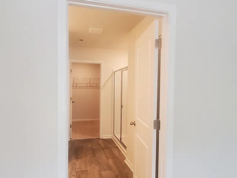 4692 Mount Hope Dr — Photo 2
