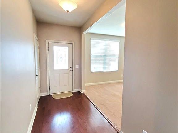 3rd image of 4017 Amaryllis Dr