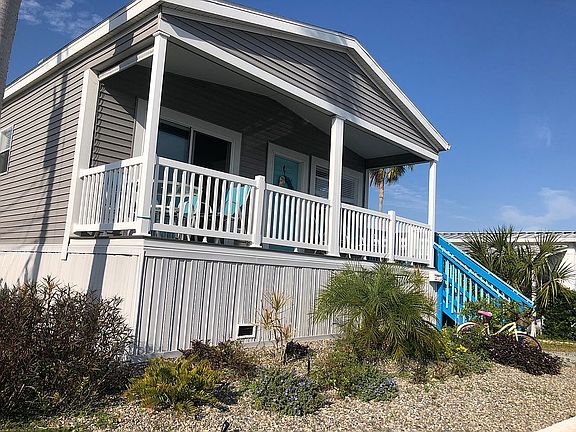 High deck / gorgeous views 