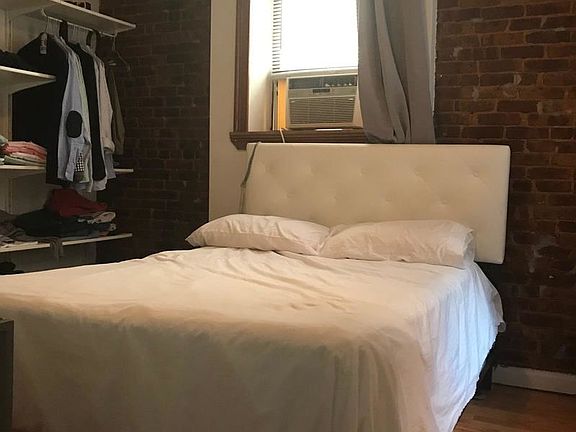 3rd image of 143 E 30th St #306