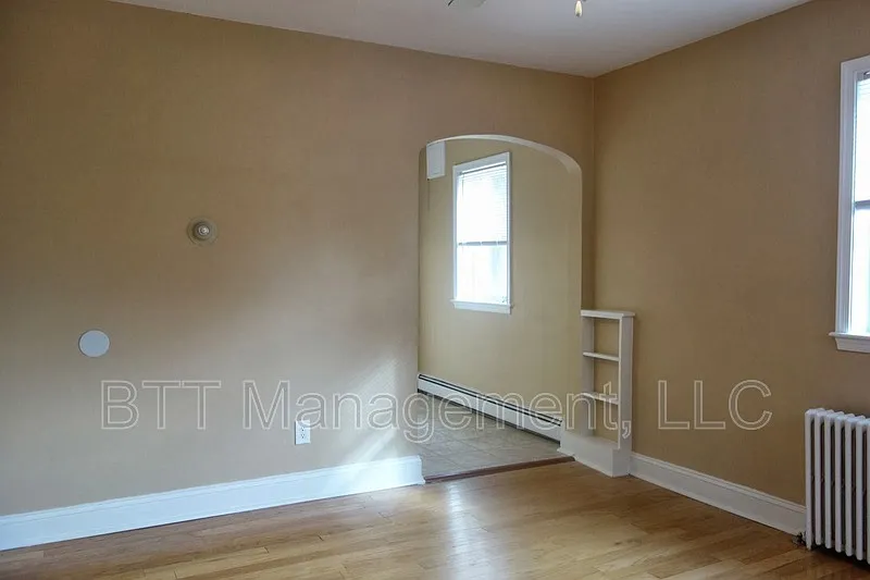 1 bed, 1.0 bath, 600 sqft, $1,325 — Photo 2