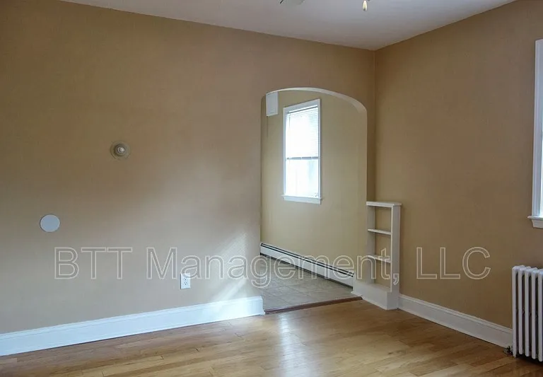 8105 Greenwood Ave #E — Photo 2