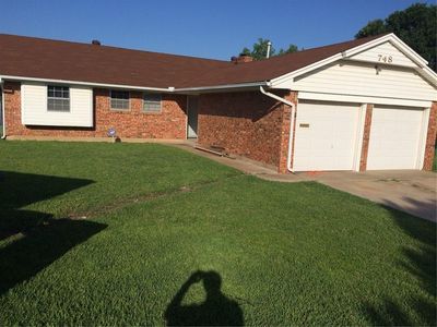 748 NW 15th St, Moore, OK, 73160
