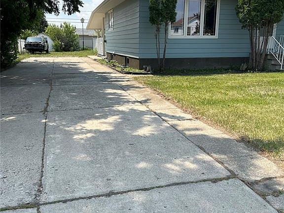 2nd image of 411 9th Ave W