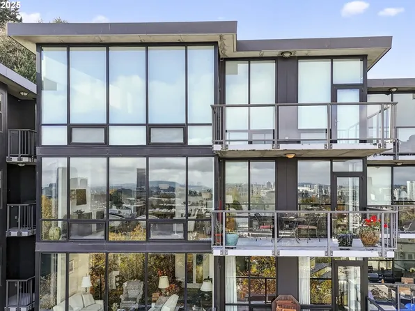 2448 NW Westover Rd Unit E402, Portland, OR 97210