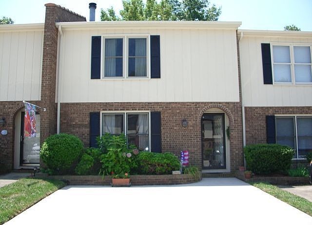 2nd image of 487 Camrose Cir NE