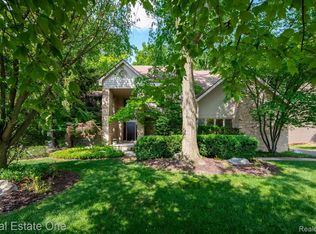6626 Torybrooke Cir, West Bloomfield, MI 48323