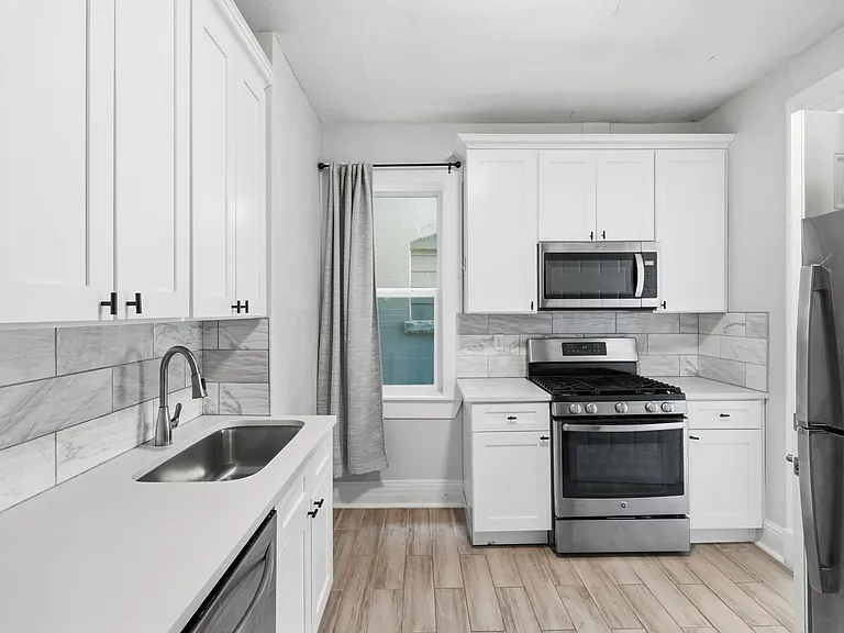 936 N Ogden St — Photo 12
