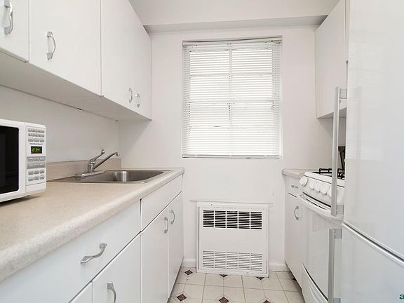 3rd image of 520 E 81st St APT 2J