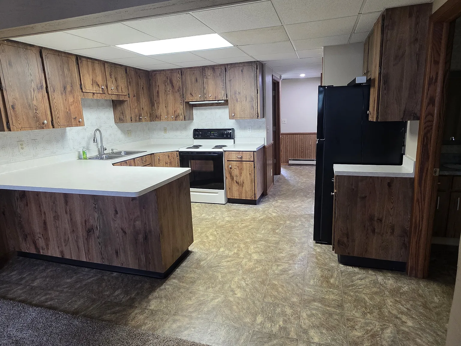 4 bed, 1350 sqft, $1,500 — Photo 1