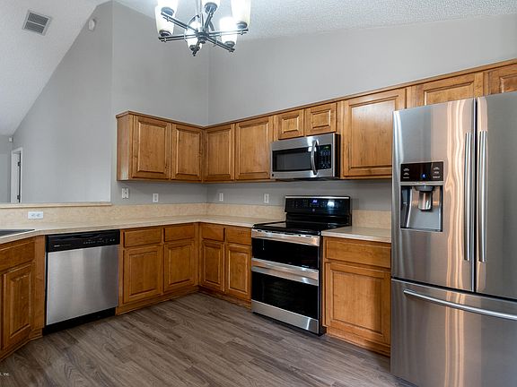 2nd image of 2766 Archer St