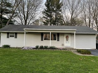 7345 Willow Dr, Blanchester, OH 45107
