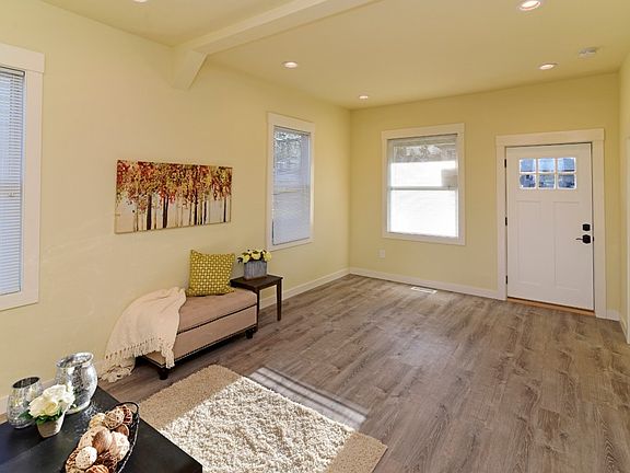 4th image of 808 Chester Ave