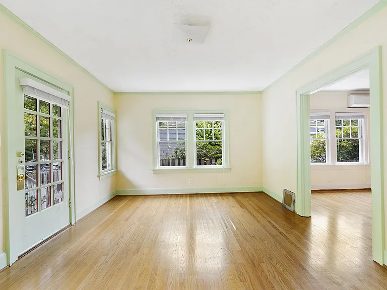 2567 NW Raleigh St — Photo 2