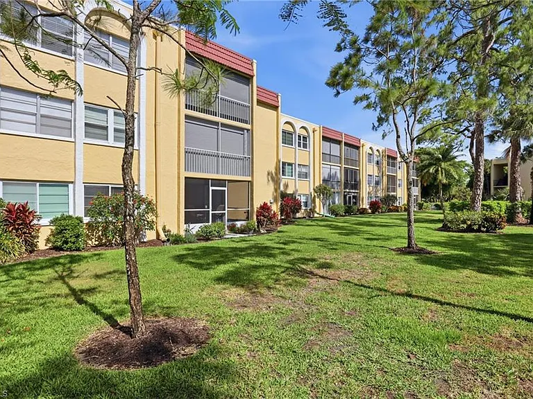 1086 Forest Lakes Dr #106 — Photo 35
