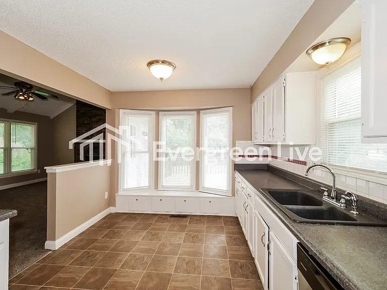 18904 E Hanthorn Dr — Photo 5