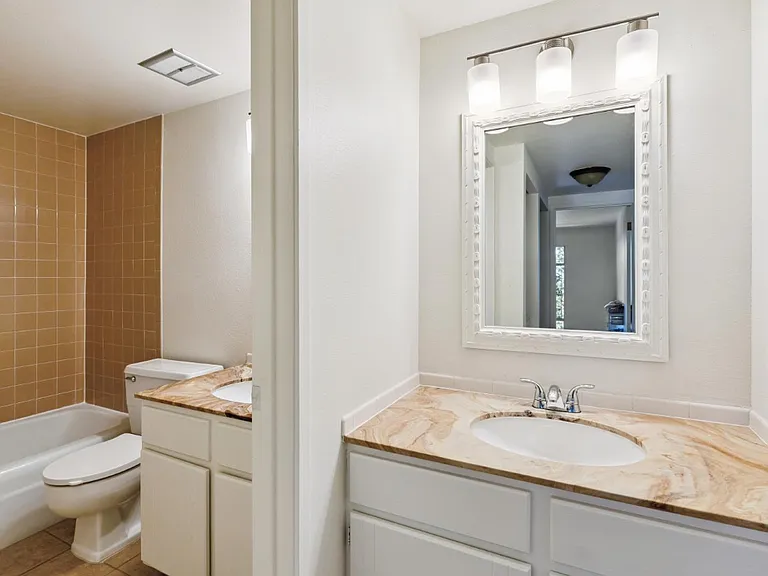Cheesman Club Apartments — Photo 24