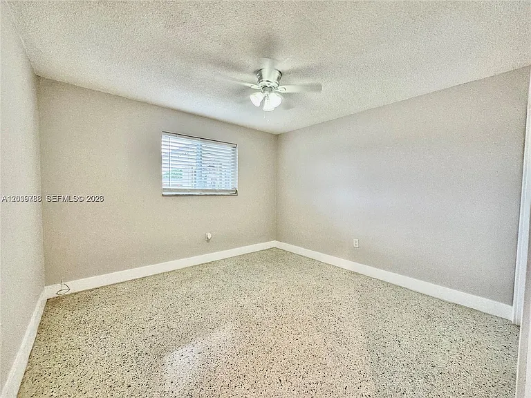 10303 NW 35th Pl — Photo 9
