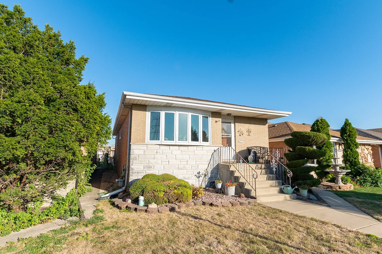 7503 Lorel Ave photo 1