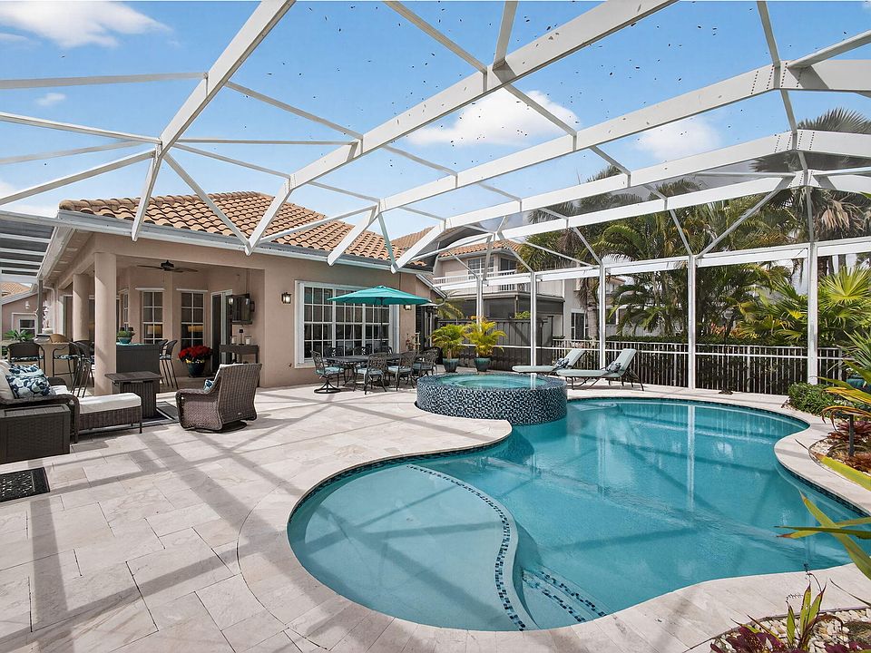 1st image of 719 Pinehurst Way
