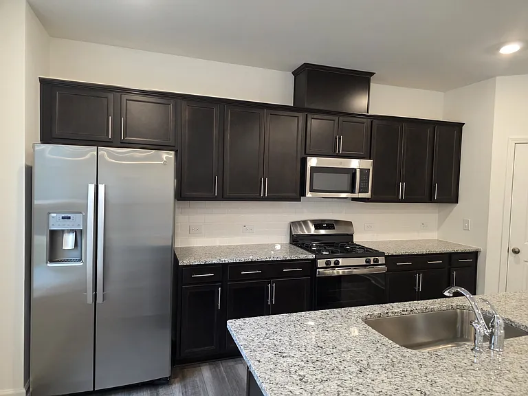 101 Napoleone St — Photo 8