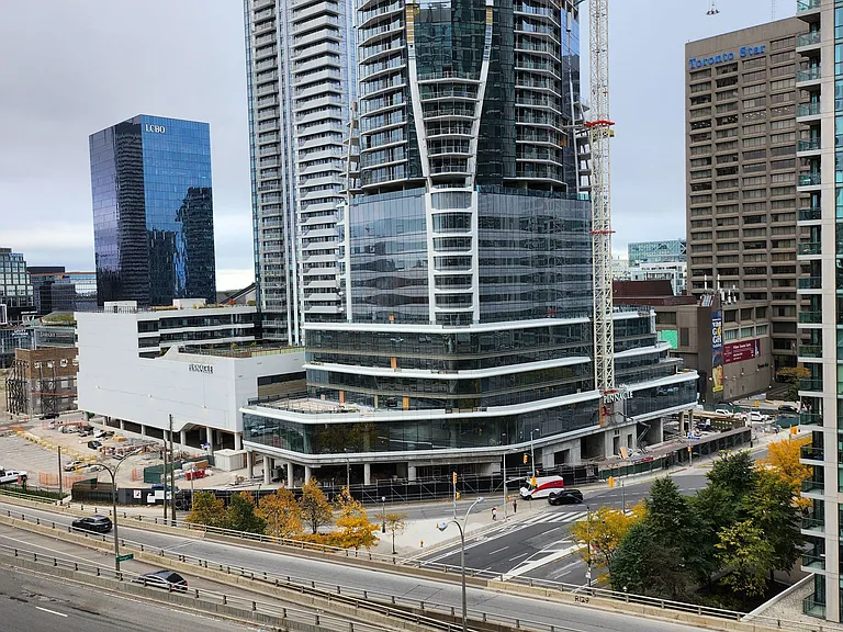 18 Yonge St #1113 — Photo 19