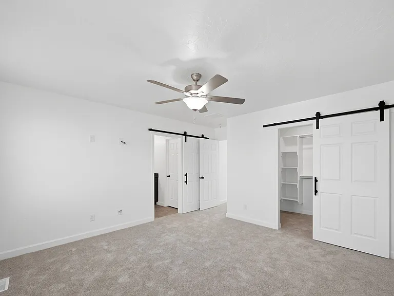 250 N 1630 W — Photo 9
