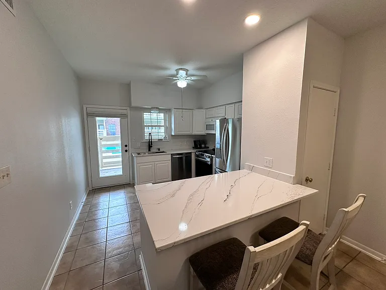 500 Ferry Rd — Photo 2
