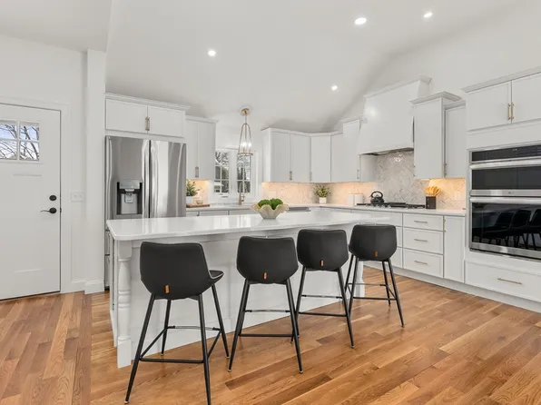 78 Wood Ave, East Longmeadow, MA 01028