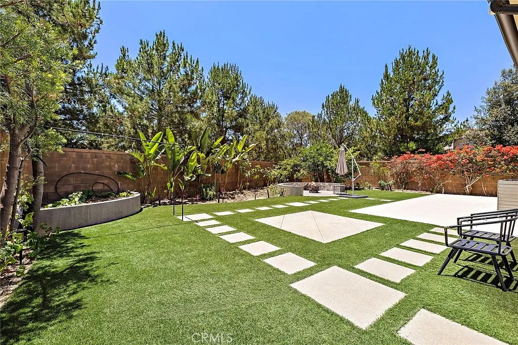 3 bed, 3.5 bath, 2274 sqft, $7,300 — Photo 1