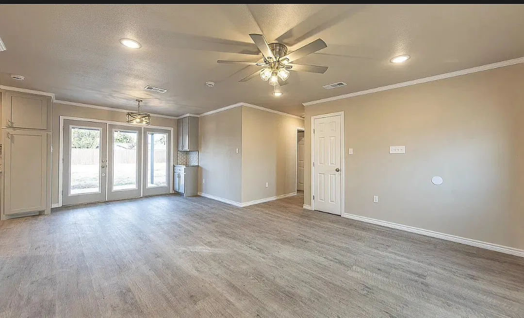 4 bed, 1550 sqft, $1,600 — Photo 2
