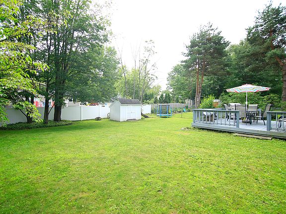 5th image of 18 Vista Ln