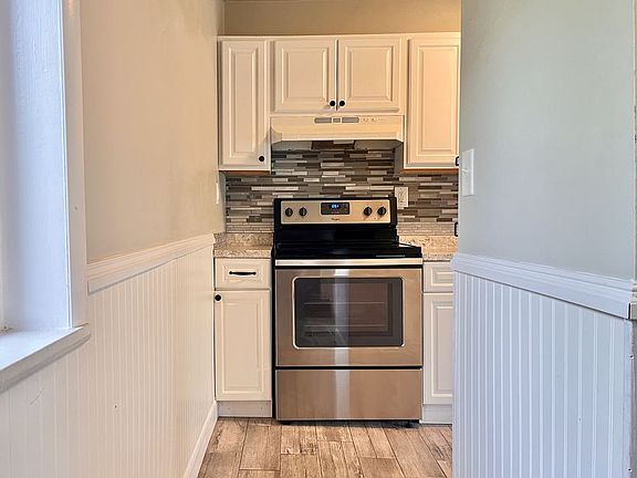3rd image of 5 Brookside Dr APT A