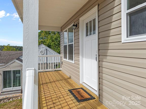 4th image of 638 McKee St