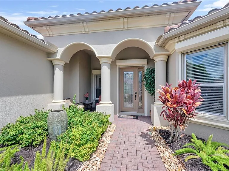 21093 Torre Del Lago St — Photo 3