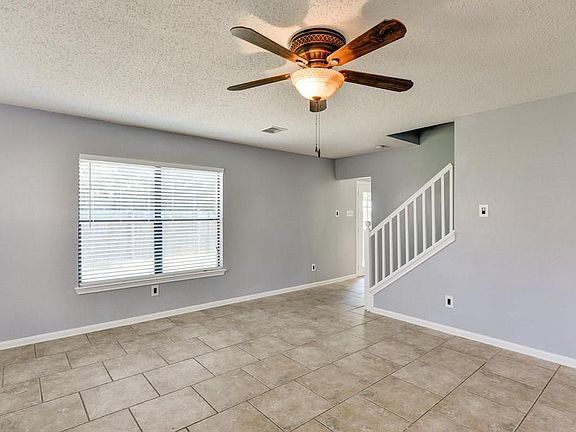 5th image of 313 Capricorn Dr