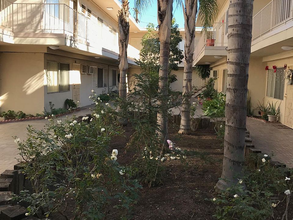 1st image of 1712 N Kingsley Dr APT 205