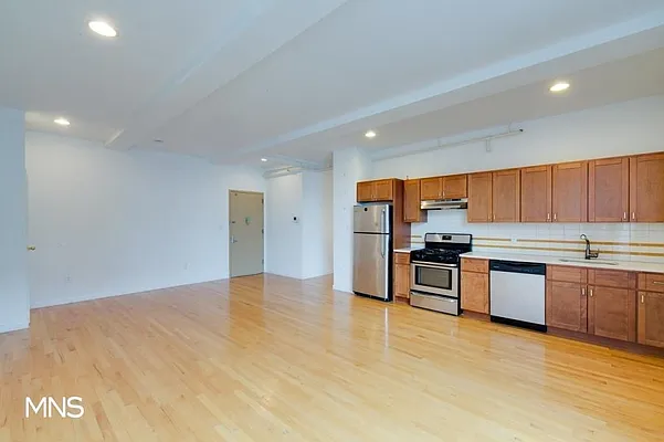 Rented by MNS Marketing | media 10